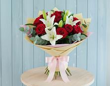 Букет цветов из:  Лилии и Розы в Волоколамске