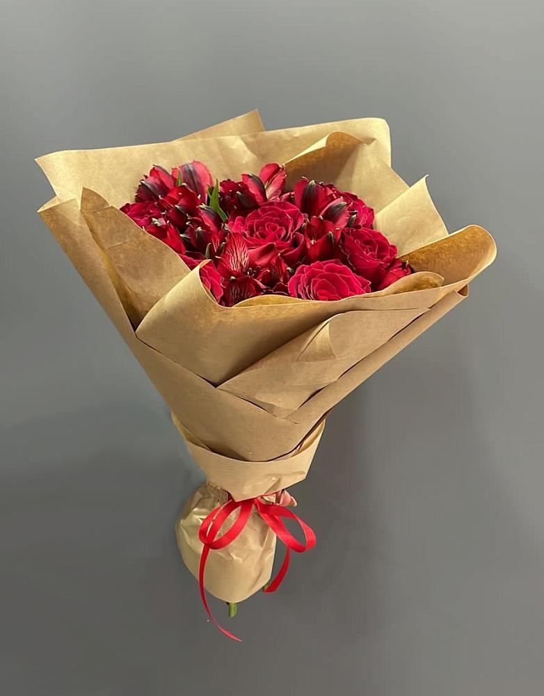 Букет цветов из: Альстромерии и Розы в Волоколамске