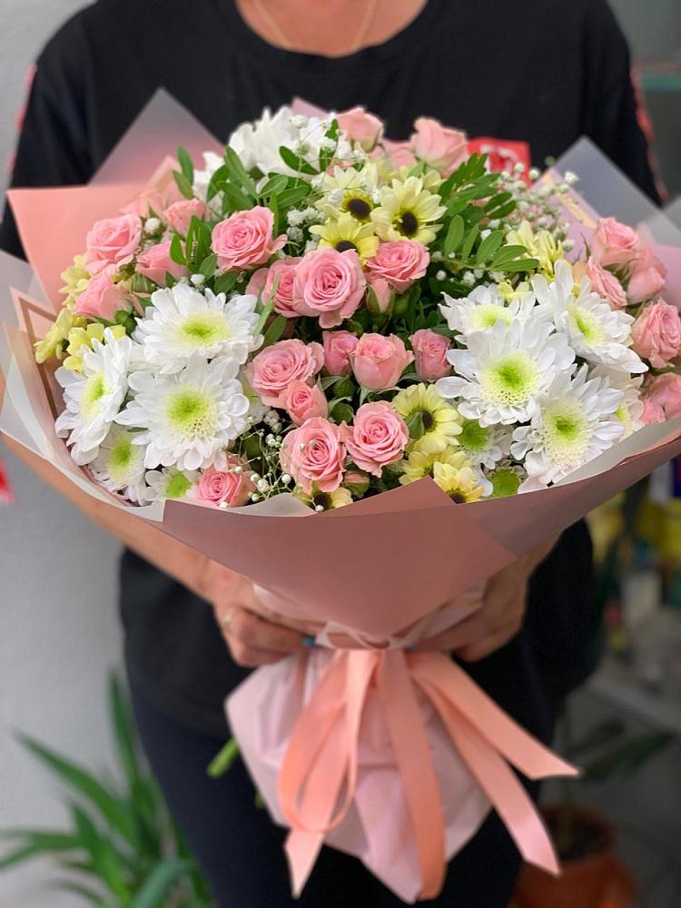 Букет цветов из: Розы и Хризантемы в Волоколамске