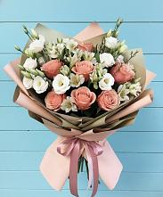 Букет цветов из:  Розы, Альстромерии и Лизиантусы в Волоколамске