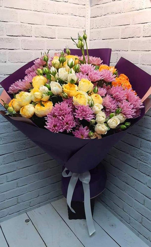 Букет цветов из: Хризантемы и Розы в Волоколамске
