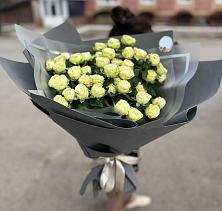 Букет Белые кустовые розы Солинеро в Волоколамске