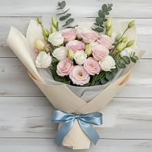 Букет цветов из:  Лизиантусы в Волоколамске