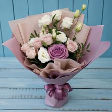 Букет цветов из:  Розы и Лизиантусы в Волоколамске