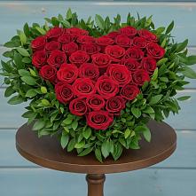 Цветочная композиция из Розы в виде сердца в Волоколамске