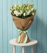 Букет цветов из:  Лизиантусы в Волоколамске