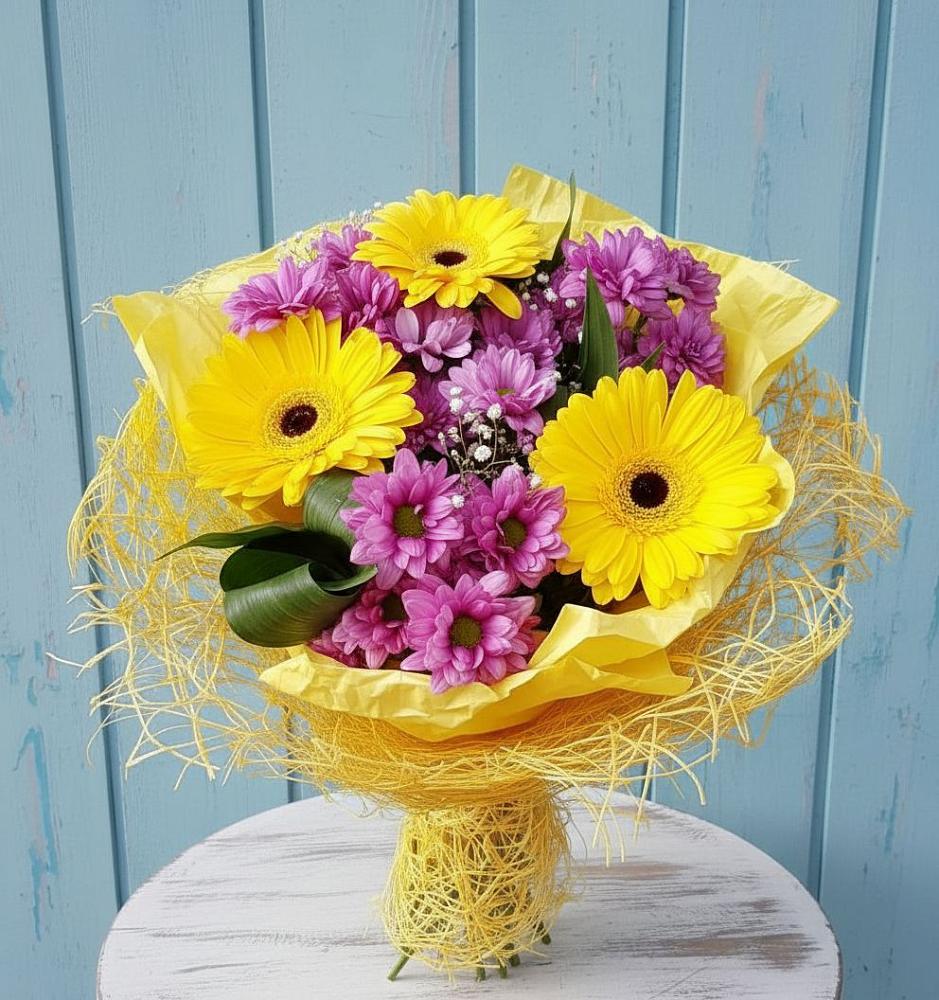 Букет цветов из: Хризантемы и Герберы в Волоколамске