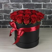 Цветочная композиция из Розы в шляпной коробке в Волоколамске