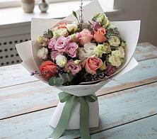 Букет цветов из:  Розы, Лизиантусы и Гвоздики в Волоколамске