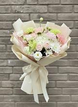 Букет цветов из:  Гвоздики, Розы, Лизиантусы и Хризантемы в Волоколамске