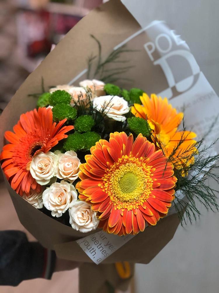 Букет цветов из: Герберы, Хризантемы и Розы в Волоколамске