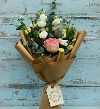 Букет цветов из:  Розы и Лизиантусы в Волоколамске