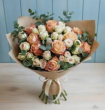 Букет цветов из:  Альстромерии и Розы в Волоколамске