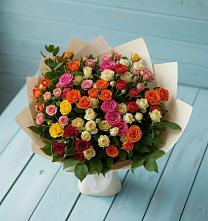 Букет Микс из разноцветных кустовых роз в Волоколамске