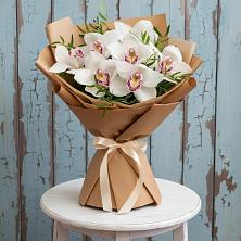 Букет цветов из:  Орхидеи и Розы в Волоколамске