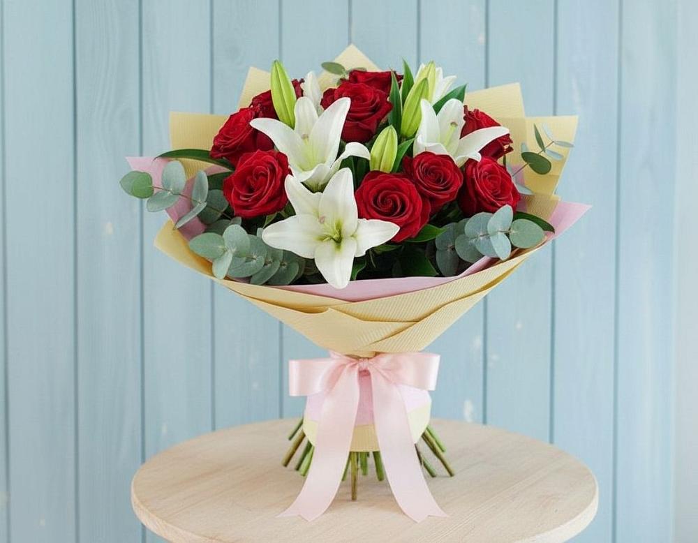 Букет цветов из: Лилии и Розы в Волоколамске